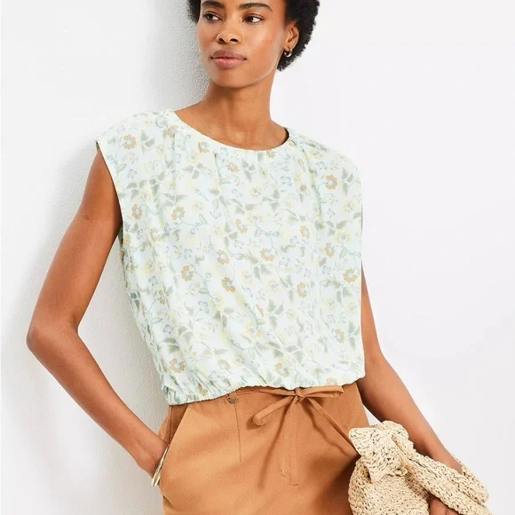 LOFT Women's Garden Floral Bubble Hem Sleeveless Blouse - Picture 3 of 8